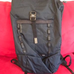 Oakley Voyage 23L Rolltop Backpack